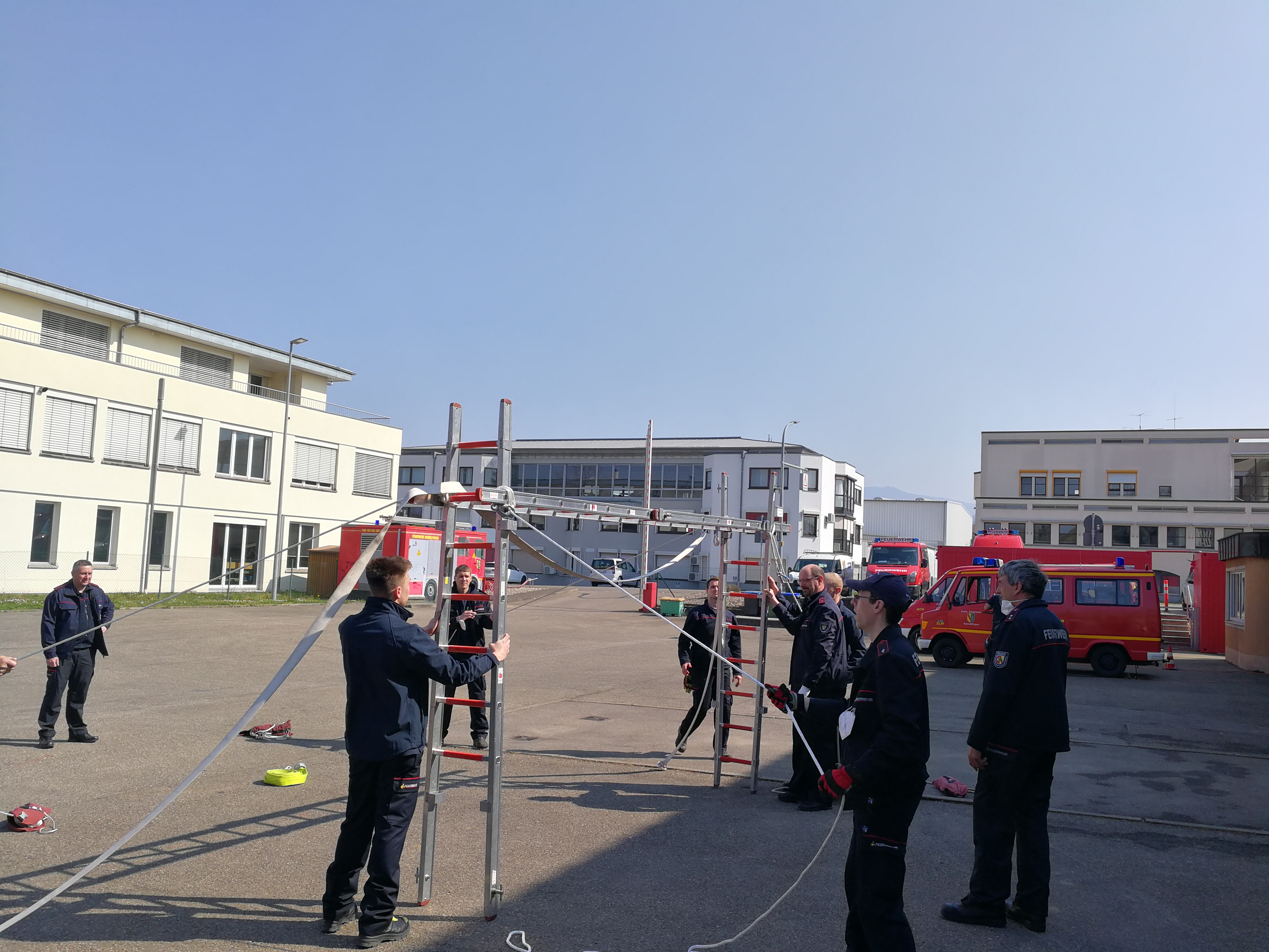 Mögliche Aufgabe der Jugendflamme 3 - Wasser über Weg